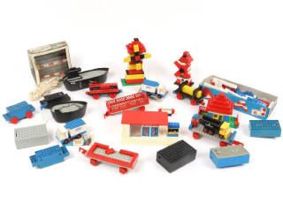 Lot 308 - LEGO (DANEMARK) (15)
