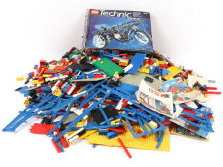 Lot 317 - LEGO (DANEMARK) (150)