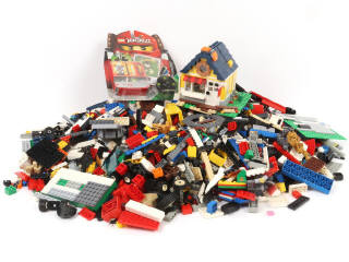 Lot 318 - LEGO (DANEMARK) (150)
