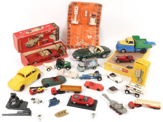 Lot 146 - DIVERS (30)