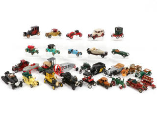 Lot 191 - DIVERS (28)