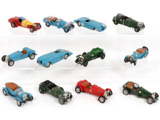 Lot 166 - DIVERS (12)