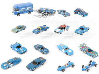 Lot 168 - DIVERS (17)