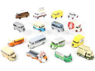 Lot 176 - DIVERS (16)