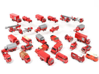 Lot 200 - DIVERS (30)