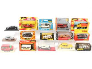 Lot 129 - DIVERS (15)