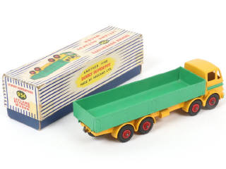 Lot 330 - DINKY TOYS (GB) (1)