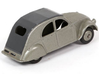 Lot 379 - DINKY TOYS (FRANCE) (1)