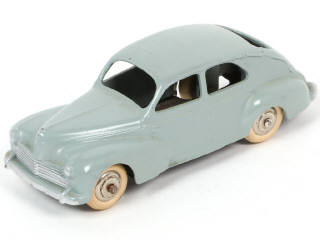 Lot 376 - DINKY TOYS (FRANCE) (1)