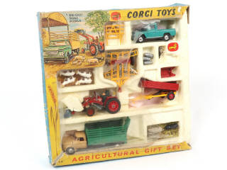 Lot 177 - CORGI TOYS (GB) (1)