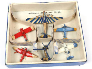 Lot 350 - DINKY TOYS (GB) (1)