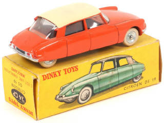 Lot 394 - DINKY TOYS (FRANCE) (1)