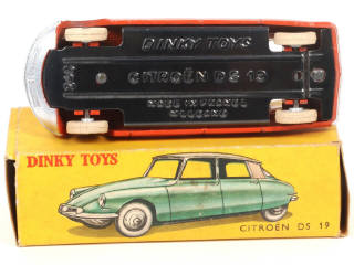 Lot 394 - DINKY TOYS (FRANCE) (1)
