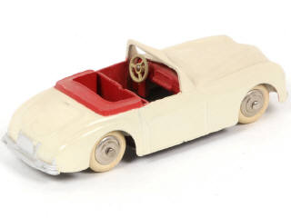 Lot 377 - DINKY TOYS (FRANCE) (1)