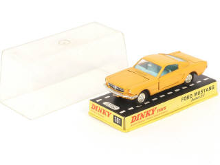 Lot 307 - DINKY TOYS (GB) (1)