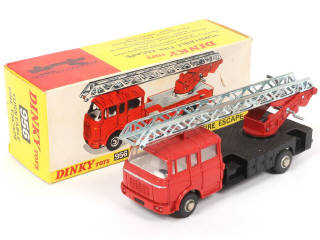 Lot 335 - DINKY TOYS (GB) (1)