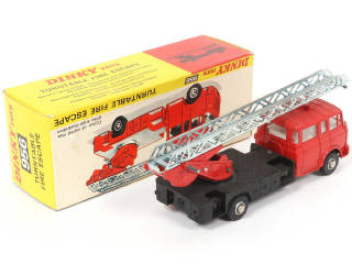 Lot 335 - DINKY TOYS (GB) (1)