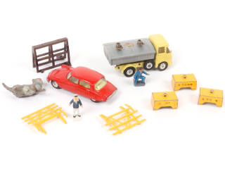 Lot 223 - CORGI TOYS (GB) (11)