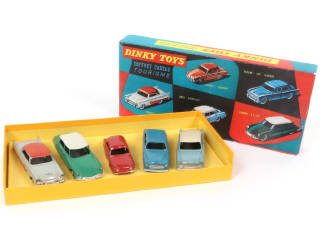 Lot 381 - DINKY TOYS (FRANCE) (5)