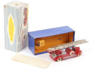 Lot 357 - DINKY TOYS (FRANCE) (1)