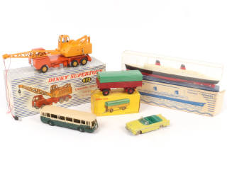 Lot 379 - DINKY TOYS (FRANCE) (5)