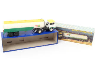 Lot 358 - DINKY TOYS (FRANCE) (1)