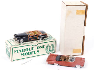 Lot 170 - DIVERS (2)