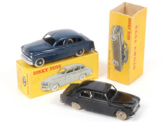 Lot 366 - DINKY TOYS (FRANCE) (2)