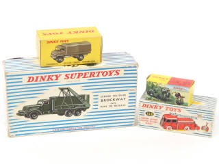 Lot 377 - DINKY TOYS (FRANCE) (4)