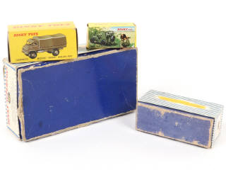 Lot 377 - DINKY TOYS (FRANCE) (4)
