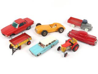 Lot 62 - DIVERS (6)