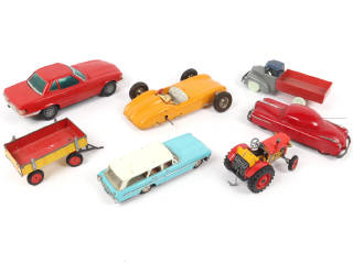 Lot 62 - DIVERS (6)