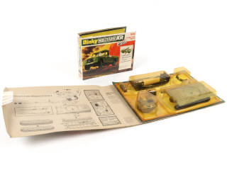 Lot 329 - DINKY TOYS (GB) (2)