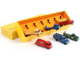 Lot 338 - DINKY TOYS (FRANCE) (1)