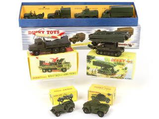 Lot 323 - DINKY TOYS (5)