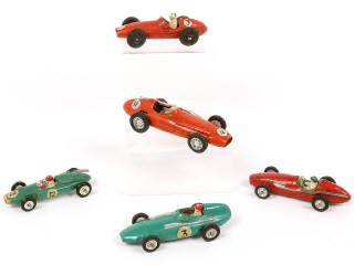 Lot 97 - DIVERS (5)