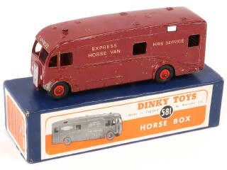 Lot 309 - DINKY TOYS (GB) (1)