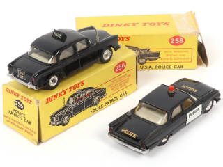 Lot 250 - DINKY TOYS (GB) (2)