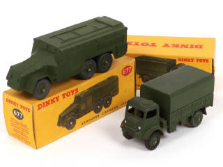 Lot 253 - DINKY TOYS (GB) (2)