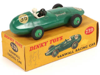 Lot 233 - DINKY TOYS (GB) (1)