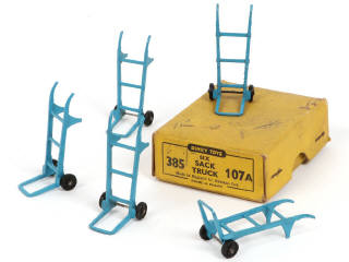 Lot 247 - DINKY TOYS (GB) (1)