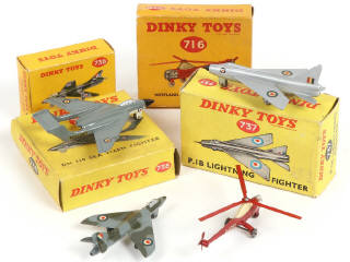 Lot 255 - DINKY TOYS (GB) (4)