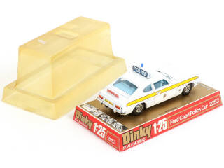 Lot 243 - DINKY TOYS (GB) (1)