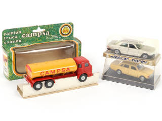 Lot 77 - DIVERS (3)