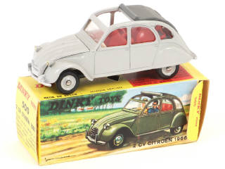 Lot 326 - DINKY TOYS (FRANCE) (1)
