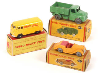 Lot 298 - DINKY TOYS (GB) (3)