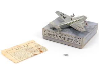 Lot 293 - DINKY TOYS (GB) (1)