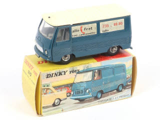 Lot 330 - DINKY TOYS (FRANCE) (1)