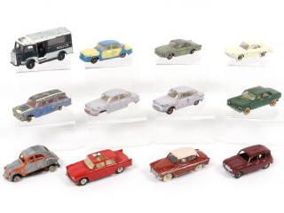 Lot 345 - DINKY TOYS (FRANCE) (12)