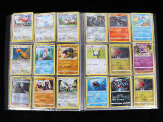 Lot 43 - POKEMON COMPANY (FRANCE) (4)
